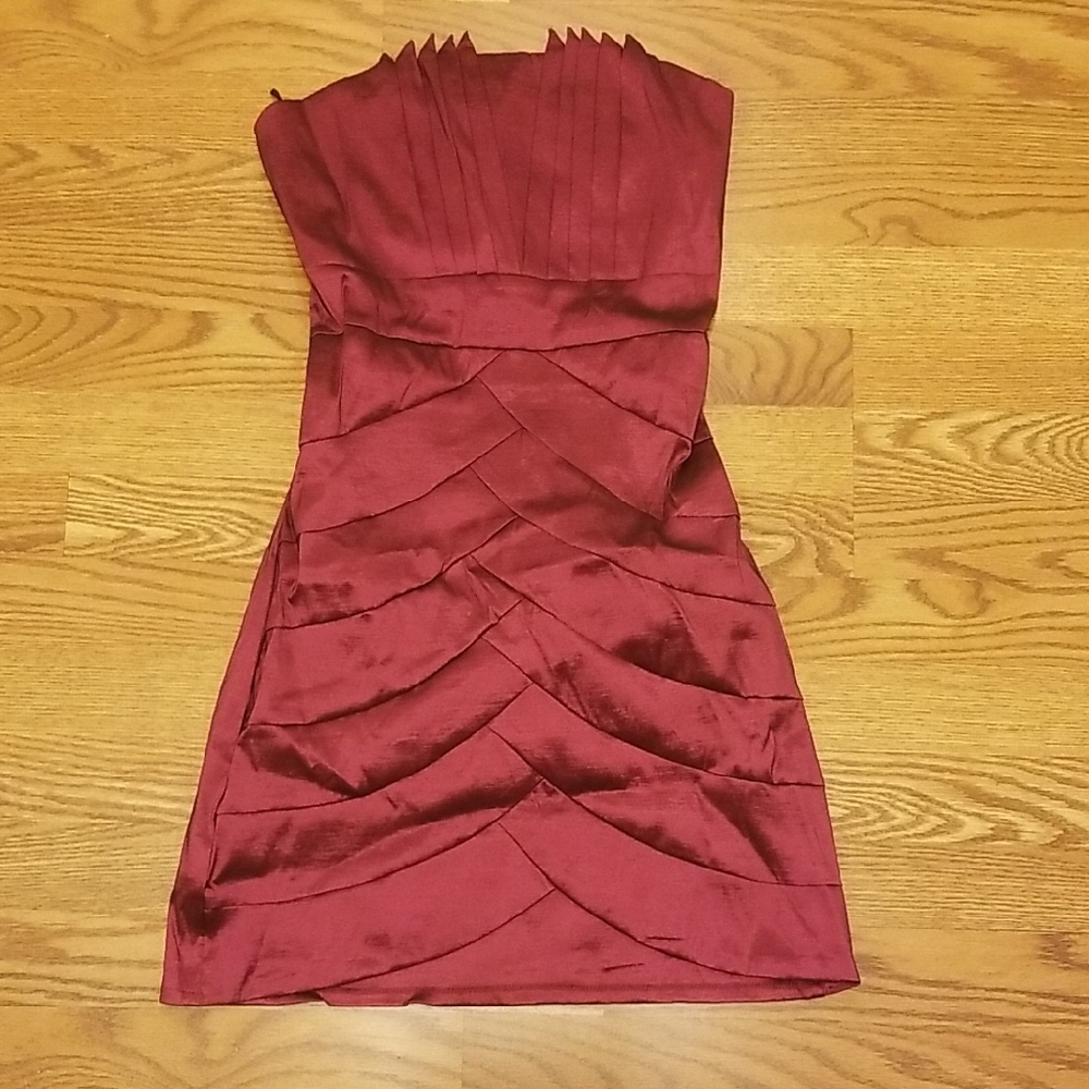 NWT Chic Strapless Burgundy Dress Juniors XL